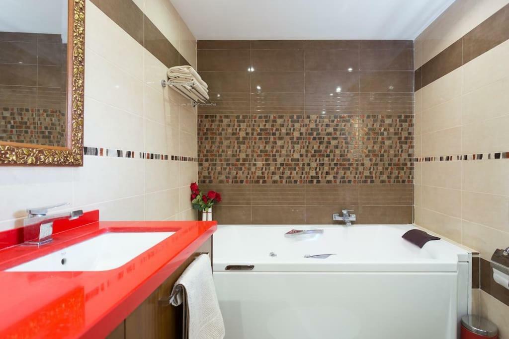 Villa Blanca Tenerife - Private Rooms - Terrace And Bbq, 5 Minutes From The Beach And Airport San Isidro  Dış mekan fotoğraf