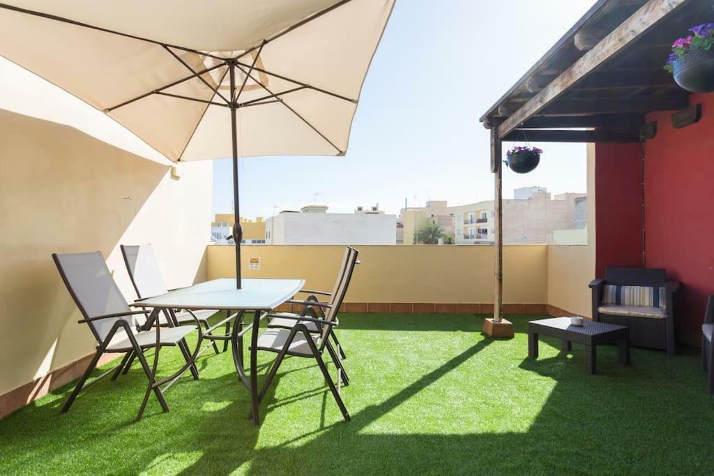 Villa Blanca Tenerife - Private Rooms - Terrace And Bbq, 5 Minutes From The Beach And Airport San Isidro  Dış mekan fotoğraf